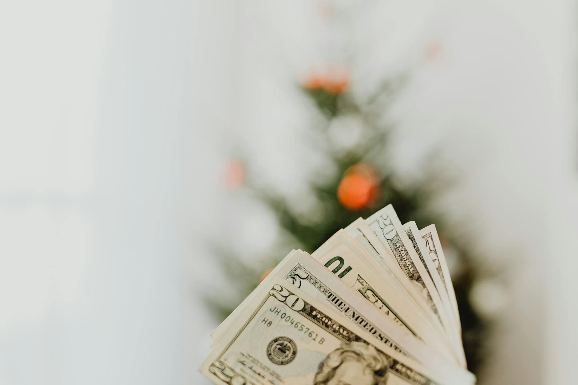 2025 Holiday Budget Planner: Gift Caps, Per-Person Limits & Black Friday Strategy — Complete Guide